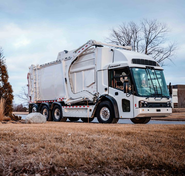How McNeilus Refuse Trucks Improve Efficiency and Productivity